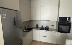 2-��������� �������� � 60 �² � 8/21 ����, ���-������ 27/4, 3 � ���������� ���� 2