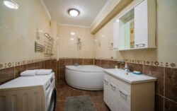 4-��������� �������� � 132 �² � 2/5 ����, ������ 91/1 � ���-������ ���� 5