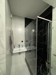 ��������� 8 �� ����� �������� https://krisha.kz/a/show/1000948438 ���� 6