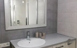 2-��������� �������� � 65 �² � 10/16 ����, ���-������ 21 � ��������� ���� 3