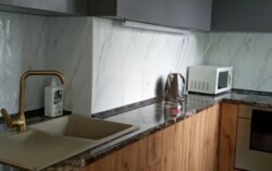 2-��������� �������� � 70 �² � 8/10 ����, ������������ 40 ���� 1