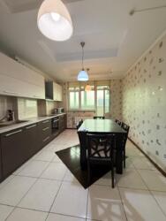 3-��������� �������� � 125 �² � 7/13 ���� � ���������, ����������� 283/1 � ���-������ https://krisha.kz/a/show/1000829855 ���� 9