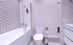 2-��������� �������� � 65 �² � 2/10 ����, ������������ 175 � ���������� ���� 2