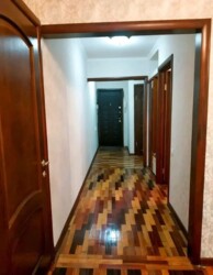 3-��������� �������� � 55.4 �² � 2/4 ����, ��� �������� 117 � �������� ���� 1