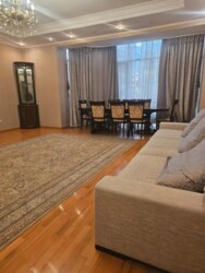 3-��������� �������� � 168.7 �² � 4/6 ����, ��� ���������, ���������� 12 ���� 1