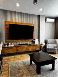 ����-����� � �� 'Bloom House' ���� 6