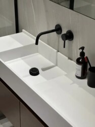 2-��������� �������� � 72 �² � 8/10 ����, ������������ 179 � ���������� ���� 21