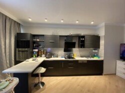 3-��������� �������� � 97 �² � 15/19 ����, �������� 30� ���� 7