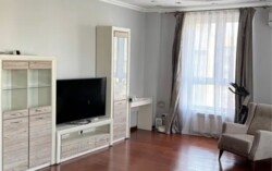 3-��������� �������� � 125 �² � 7/13 ����, ���-������ 95 � ���������- ��������� https://krisha.kz/a/show/1002101852 ���� 3