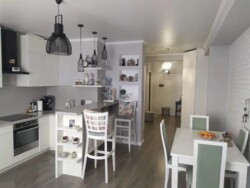 2-��������� �������� � 60 �² � 12/12 ����, ������������ 28/6 ���� 2