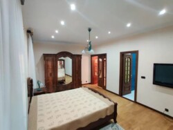 4-��������� �������� � 200 �² � 2/5 ����, ��� �����-2 12 ���� 1