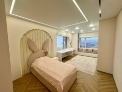 3-��������� �������� � 107.86 �² � 16/18 ����, �������� - 4U ���� 5