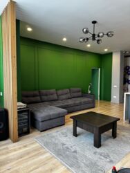 ����-����� � �� 'Bloom House' ���� 7