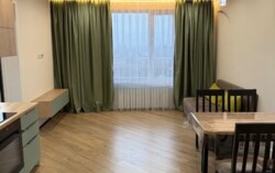 2-��������� �������� � 49.3 �² � 11/18 ����, ������� 31 ���� 1