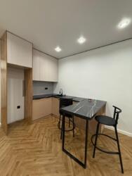 1-��������� �������� � 30 �² � 10/16 ����, ������� 2/8 ���� 3