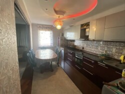 3-��������� �������� � 125 �² � 5/21 ����, �������� 30/8 � �������� �������� ��������� � �������� �������� � ��������� ���� 2