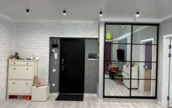 2-��������� �������� � 67.5 �² � 8/13 ����, ��������� 131/8 � �������� ���� 5