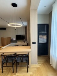 3-��������� �������� � 138 �² � 1/3 ����, ������ 100/2   https://krisha.kz/a/show/694725977 ���� 2