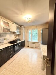 4-комнатная квартира · 81 м² · 4/5 этаж, Жандосова 31б https://krisha.kz/a/show/1005744014 фото 1 4-комнатная квартира · 81 м² · 4/5 этаж, Жандосова 31б https://krisha.kz/a/show/1005744014 фото 1