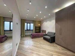 4-��������� �������� � 150 �² � 10/14 ����, �������� �������� 124 � ���� ���� 9