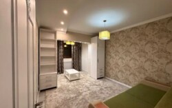 4-��������� �������� � 74 �² � 4/5 ����, ��� ��������, �� ������ 18 � ���������� (������ ��������) ����������� (��������) ���� 3