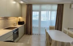 2-��������� �������� � 82 �² � 13/15 ����, ��������� 225 � �������� ���� 1