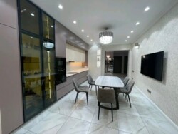 4-��������� �������� � 150 �² � 10/14 ����, �������� �������� 124 � ���� ���� 2