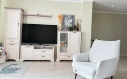 2-��������� �������� � 82 �² � 13/15 ����, ��������� 225 � �������� ���� 3