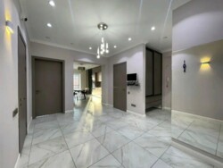 4-��������� �������� � 150 �² � 10/14 ����, �������� �������� 124 � ���� ���� 8