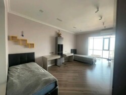 4-��������� �������� � 150 �² � 10/14 ����, �������� �������� 124 � ���� ���� 6