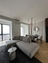 2-��������� �������� � 72 �² � 8/10 ����, ������������ 179 � ���������� ���� 33