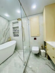 3-��������� �������� � 107.86 �² � 16/18 ����, �������� - 4U ���� 4