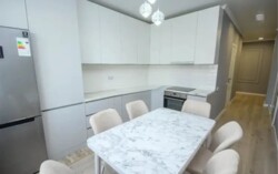 2-комнатная квартира · 70 м² · 10/13 этаж, Макатаева 131 — Муратбаева фото 2 2-комнатная квартира · 70 м² · 10/13 этаж, Макатаева 131 — Муратбаева фото 2