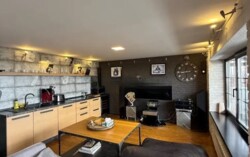 2-��������� �������� � 90.8 �² � 6/6 ����, ��� ��� ������, ���������� 12 ���� 1