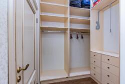 3-��������� �������� � 121 �² � 3/9 ����, ����� ������ 49 ���� 13