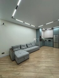 3-��������� �������� � 85.6 �² � 5/16 ����, ����������� 197/2 � ��������� ���� 1