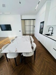 3-��������� �������� � 97 �² � 17/21 ����, ���-������ 105 � ��������� ���� 3