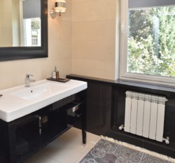 ��������� ��� � 8 ������ � 774.6 �² � 11 ���., �������� ����� 10 ���� 7