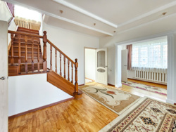 ��������� ��� � 12 ������ � 353 �² � 10 ���., ��� ������, �������������� 51 � �������� - ���� �� ���� 9