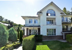 ��������� ��� � 8 ������ � 774.6 �² � 11 ���., �������� ����� 10 ���� 3