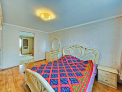 ��������� ��� � 12 ������ � 353 �² � 10 ���., ��� ������, �������������� 51 � �������� - ���� �� ���� 13