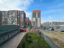 ��������� ��� � 12 ������ � 353 �² � 10 ���., ��� ������, �������������� 51 � �������� - ���� �� ���� 15