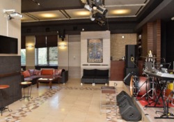 ��������� ��� � 8 ������ � 774.6 �² � 11 ���., �������� ����� 10 ���� 18