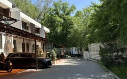 ��������� ��� � 4 ������� � 210 �² � 3.5 ���., ��� �������, ���������� 86 � ���-������ https://krisha.kz/a/show/693767045 ���� 5