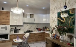 ��������� ��� � 4 ������� � 210 �² � 3.5 ���., ��� �������, ���������� 86 � ���-������ https://krisha.kz/a/show/693767045 ���� 2